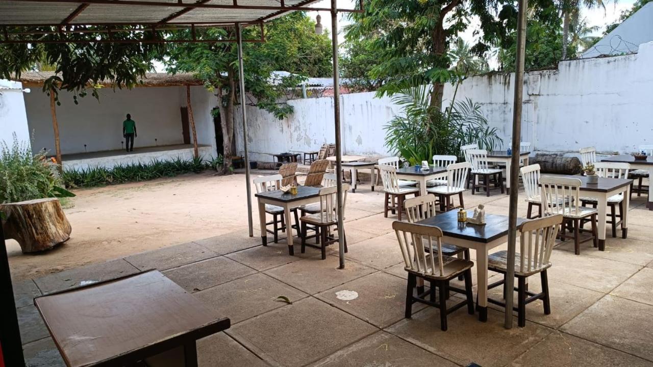 Ruby - Casa De Hospedes - Backpackers นัมปูลา ภายนอก รูปภาพ